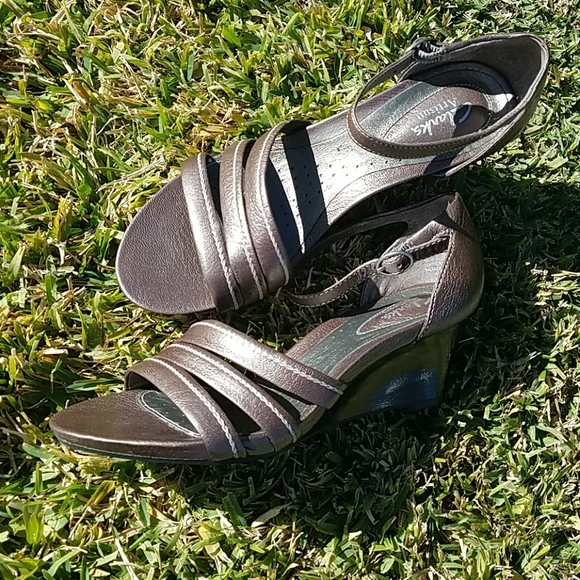 CUTE WEDGES - Picture 2 of 7